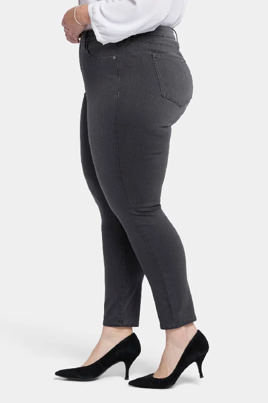 Ami Skinny Jeans In Plus Size - Beatrix