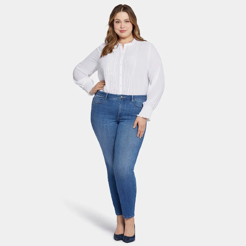 Ami Skinny Jeans In Plus Size - Fairmont