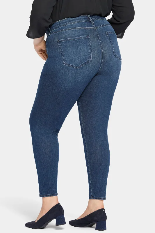 Le Silhouette Ami Skinny Jeans In Plus Size - Precious