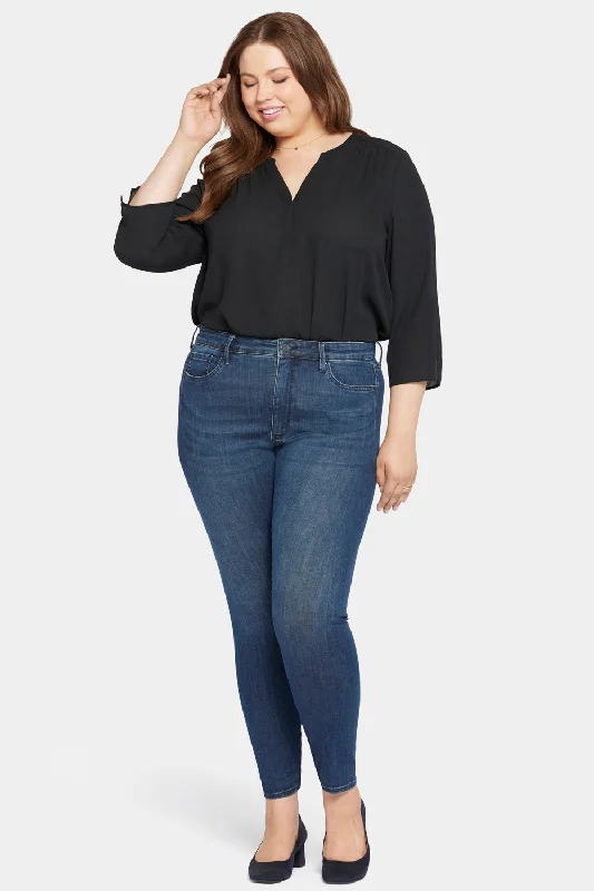 Le Silhouette Ami Skinny Jeans In Plus Size - Precious