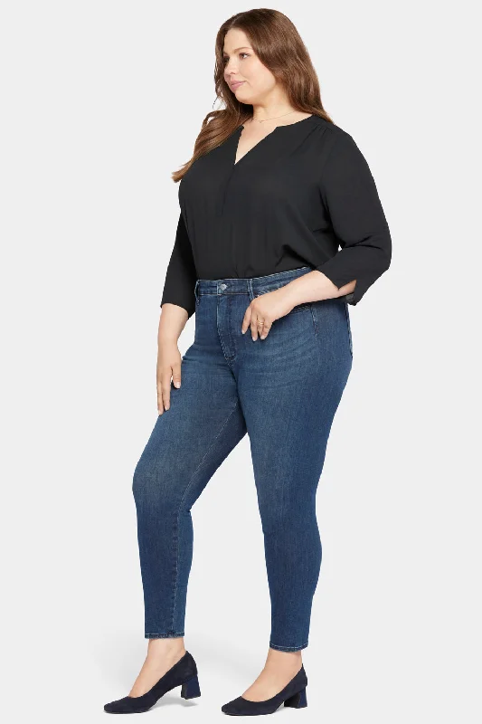 Le Silhouette Ami Skinny Jeans In Plus Size - Precious