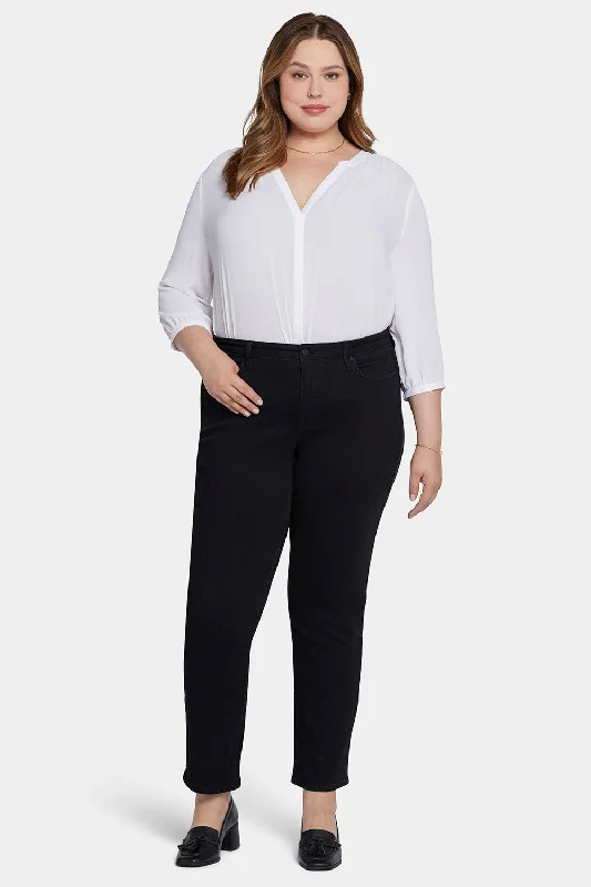 Emma Relaxed Slender Jeans In Plus Size - Huntley