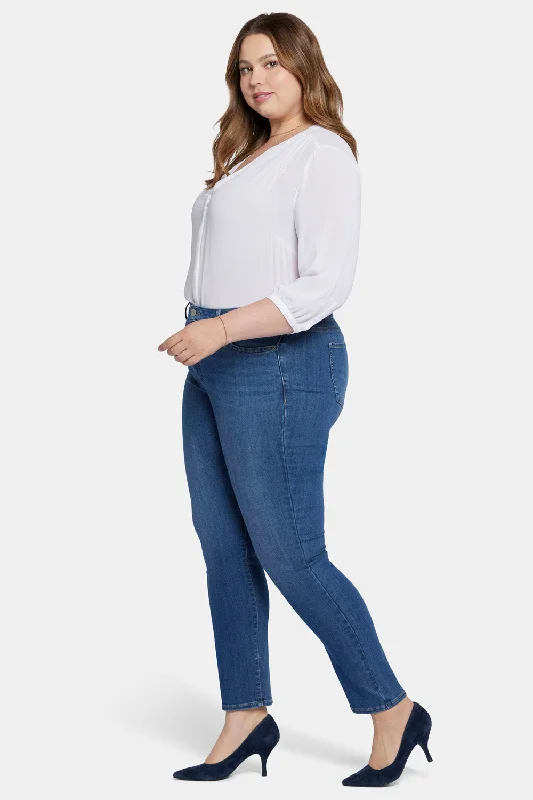 Sheri Slim Jeans In Plus Size - Rockford