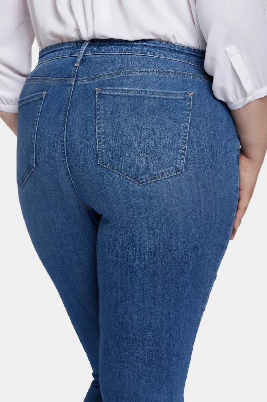 Sheri Slim Jeans In Plus Size - Rockford