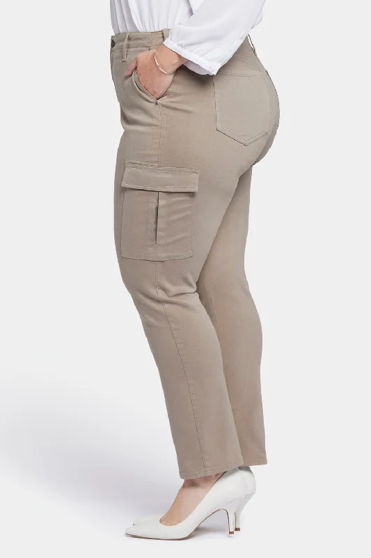 Sheri Slim Jeans In Plus Size - Saddlewood