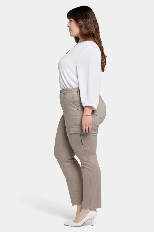 Sheri Slim Jeans In Plus Size - Saddlewood