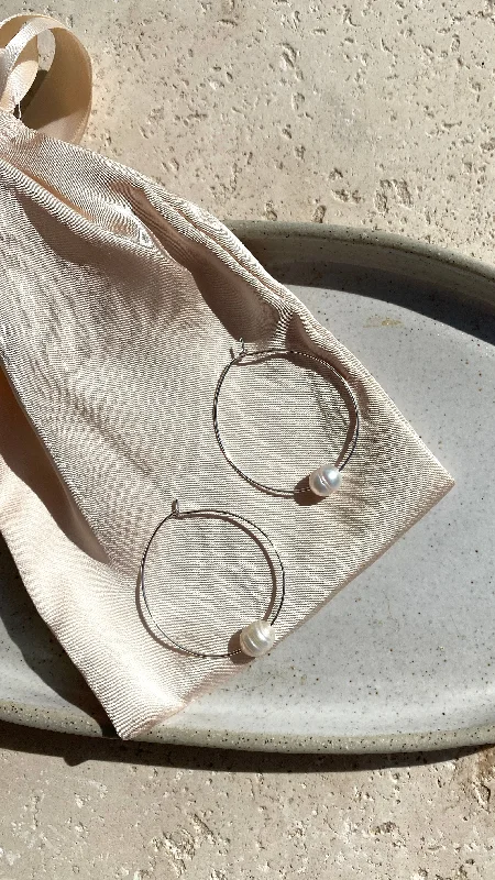 Simple Pearl Fine Wire Hoops - Cream/Silver