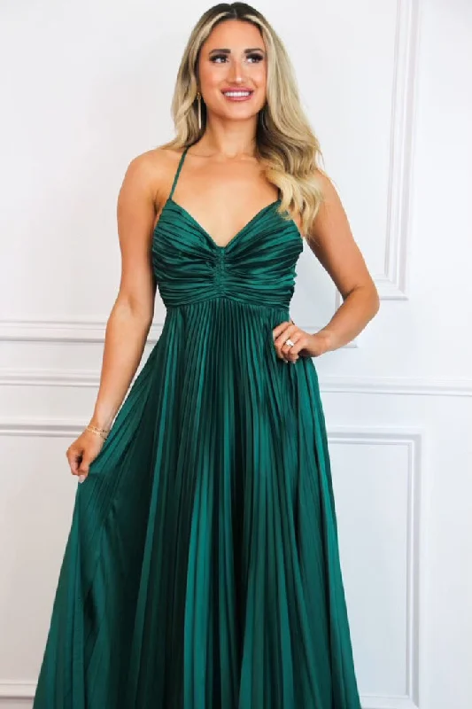 Pretty in Pleats Maxi Dress: Hunter Green